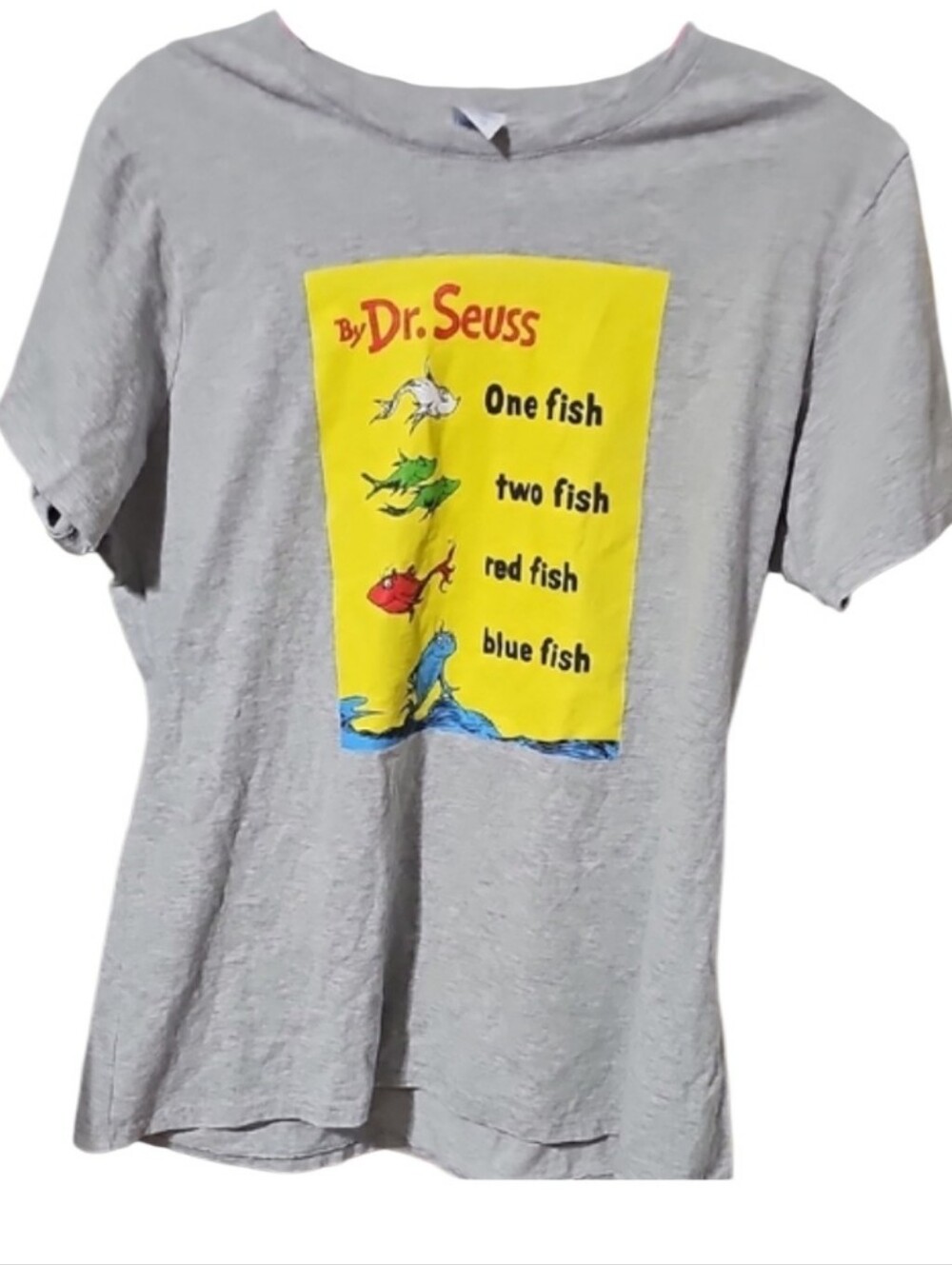 Dr. Seuss Gray T-Shirt with Colorful Fish Design